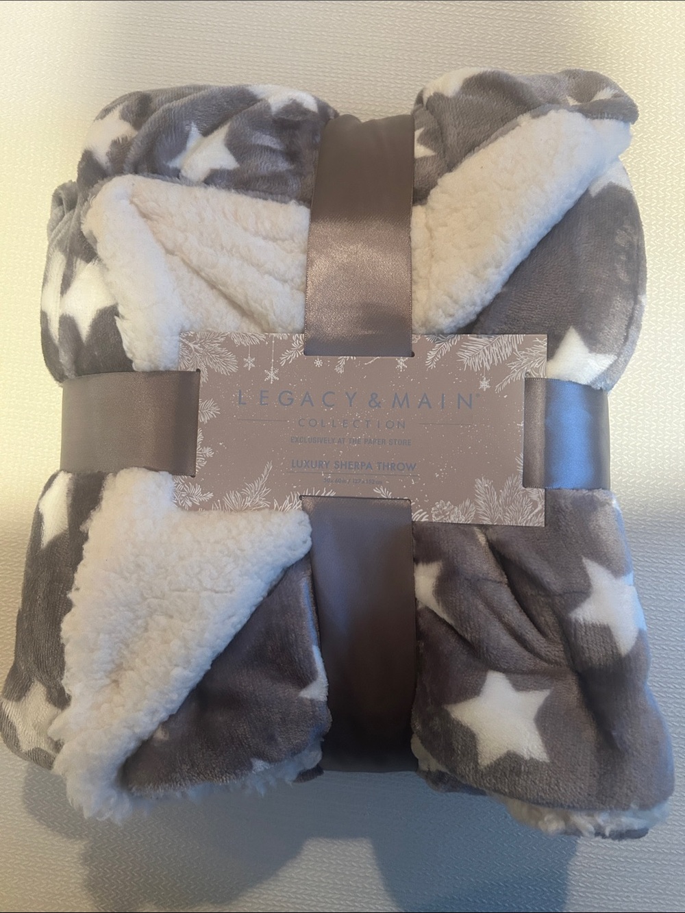 Legacy Star Print Sherpa Throw - Gray and White